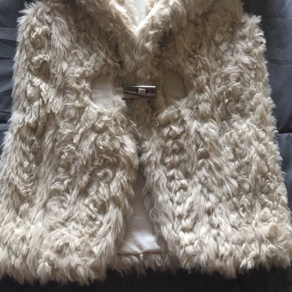 Armani Exchange Furry Vest - Picture 6 of 10
